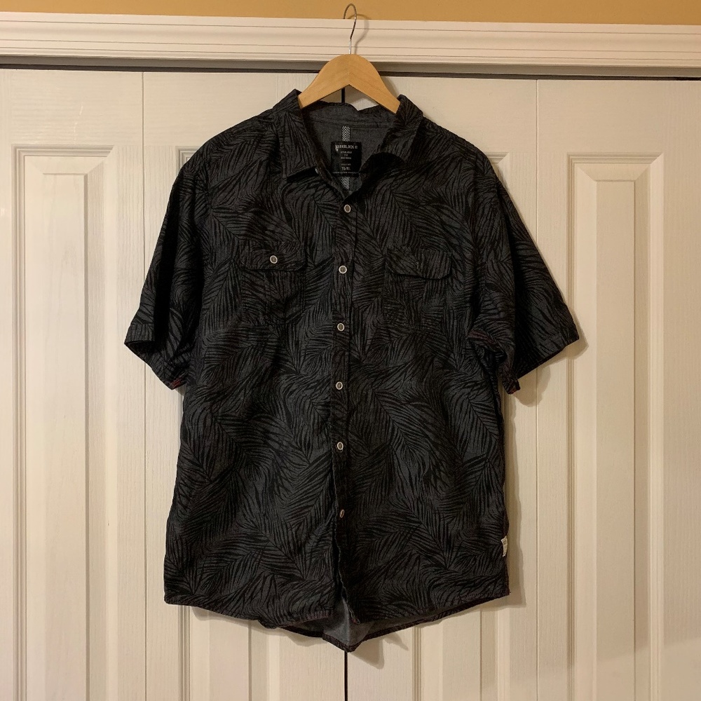 DarkBlack Men's Floral Button Down Shirt - XL